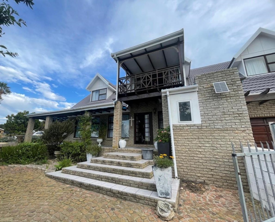 4 Bedroom Property for Sale in Hartenbos Heuwels Western Cape